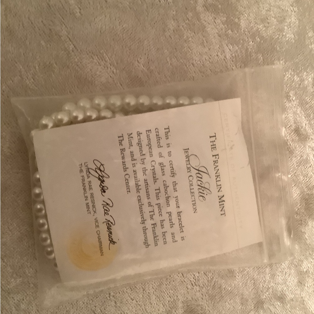 The Franklin Mint Pearl bracelet  certified